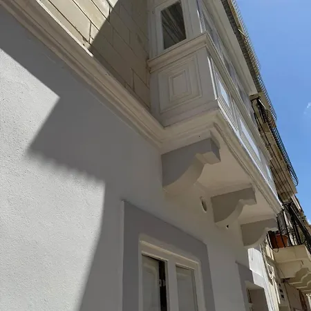 Promenade 2bed Townhouse By Homely! *